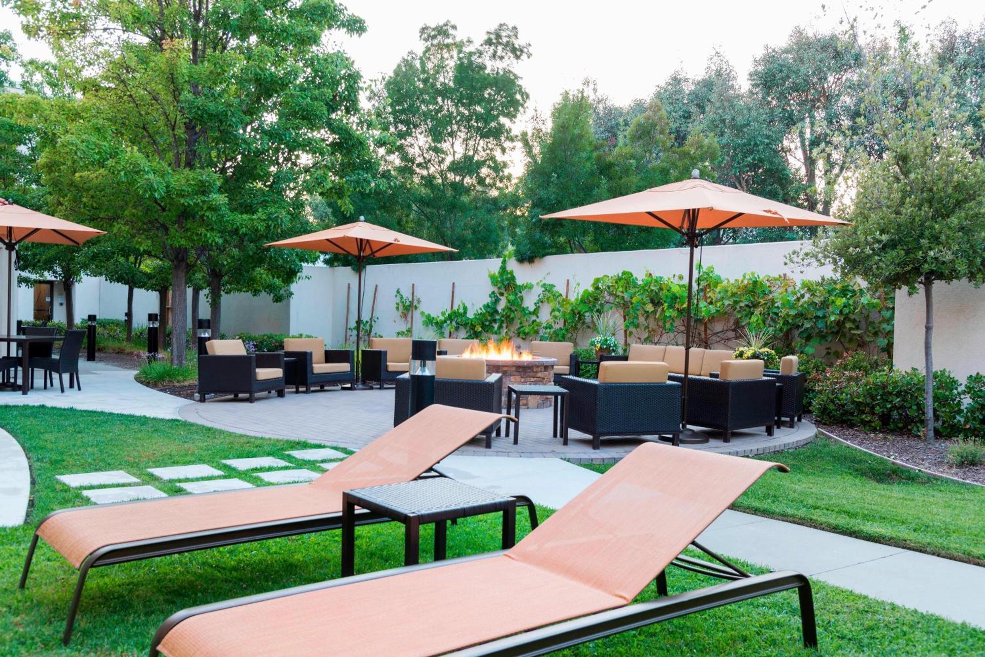 Courtyard By Marriott Livermore Buitenkant foto